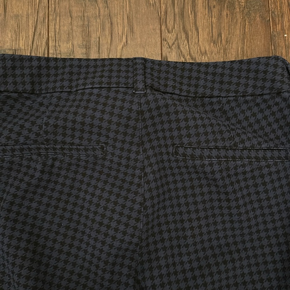 Old Navy Pixie Pants - image 6